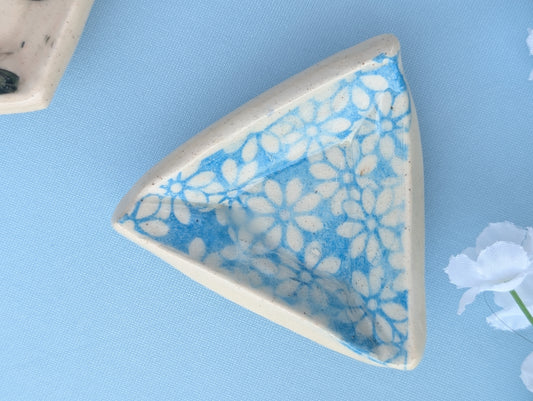 Le Mia’s Blue Blossom Trivet